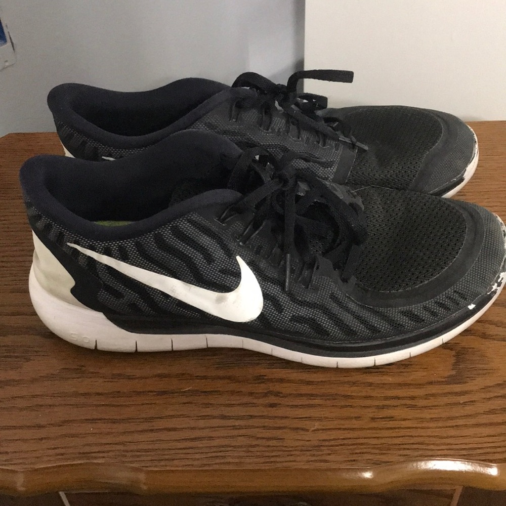 Nike tennis shoes